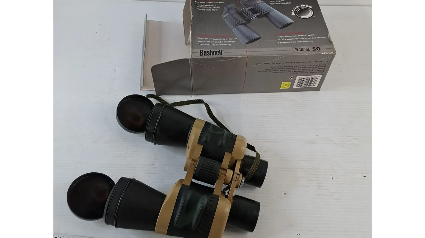 Bresser Rongda Binoculars with Bushnell Perma Focus Box