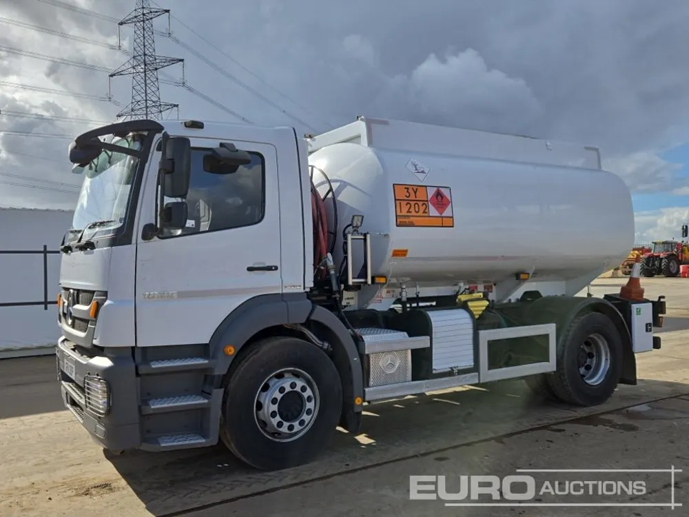 2011 Mercedes 1829