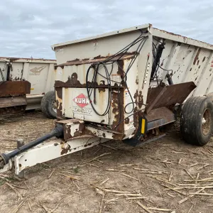 Kuhn Knight Slinger 8132 Pro Twin Spreader