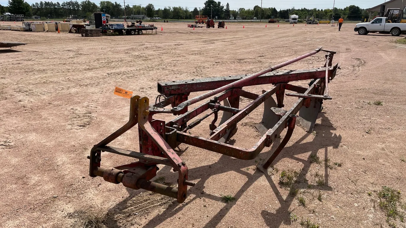 Massey Ferguson 4 Bottom 3 Point Semi Mounted Plow