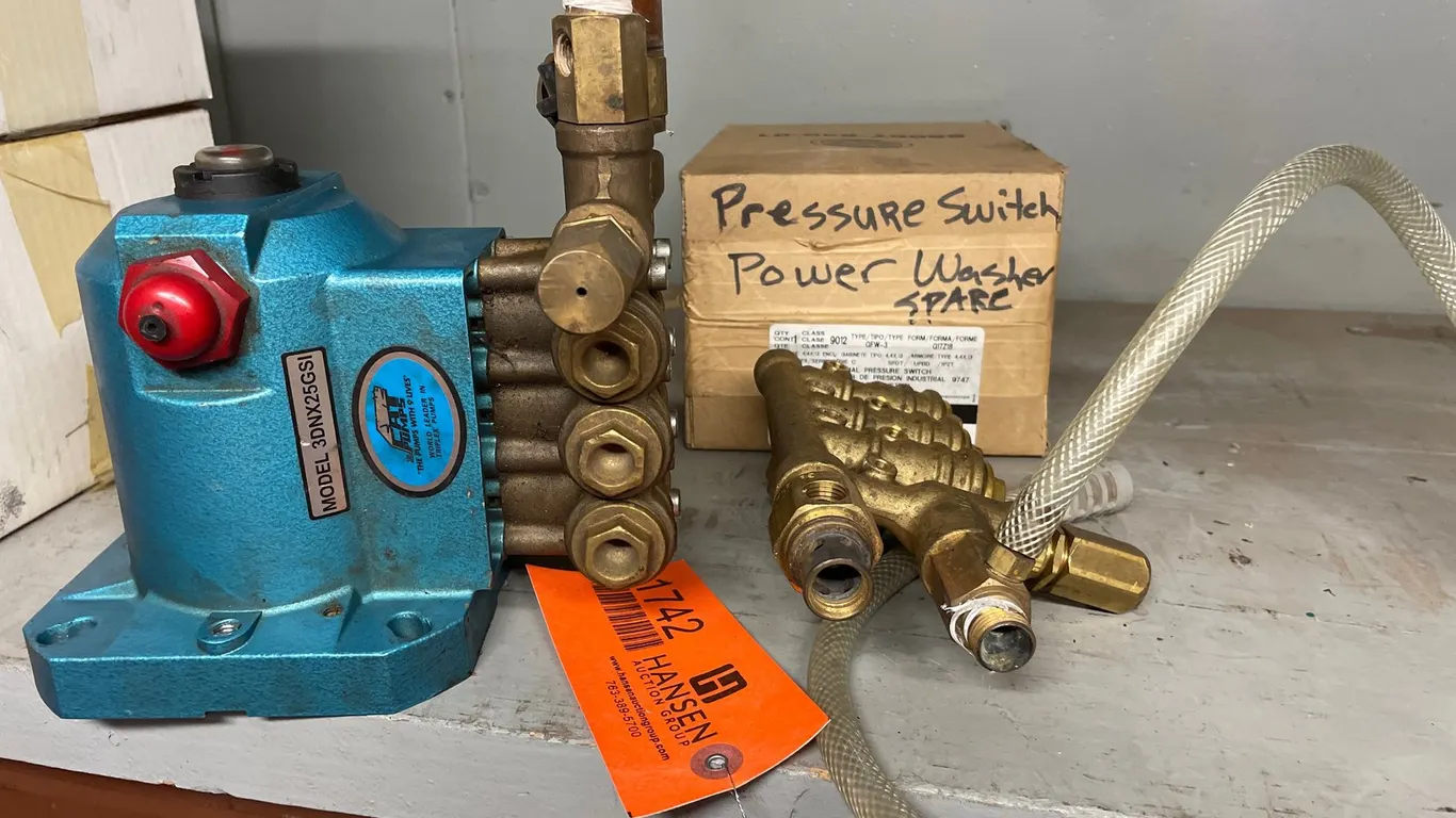 Pressure Washer Pump with Spare Manifold and Industrial Pressure Switch
