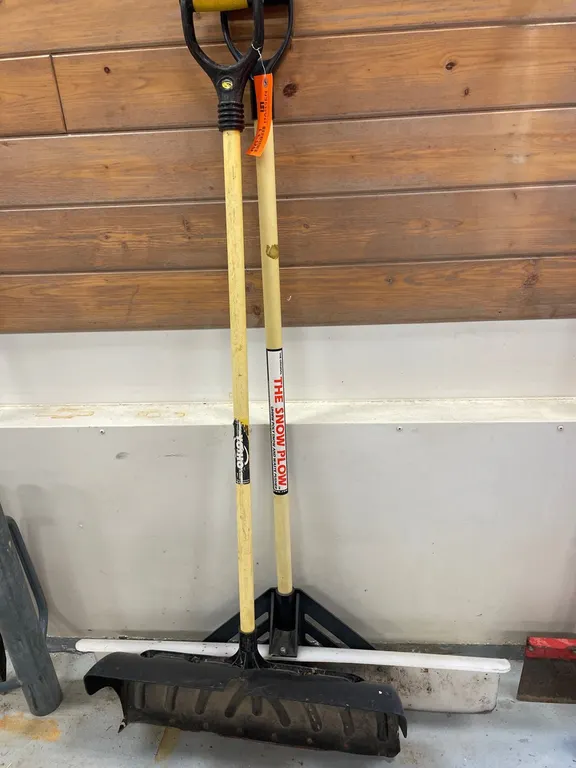 Snow Shovel and Snow Pusher