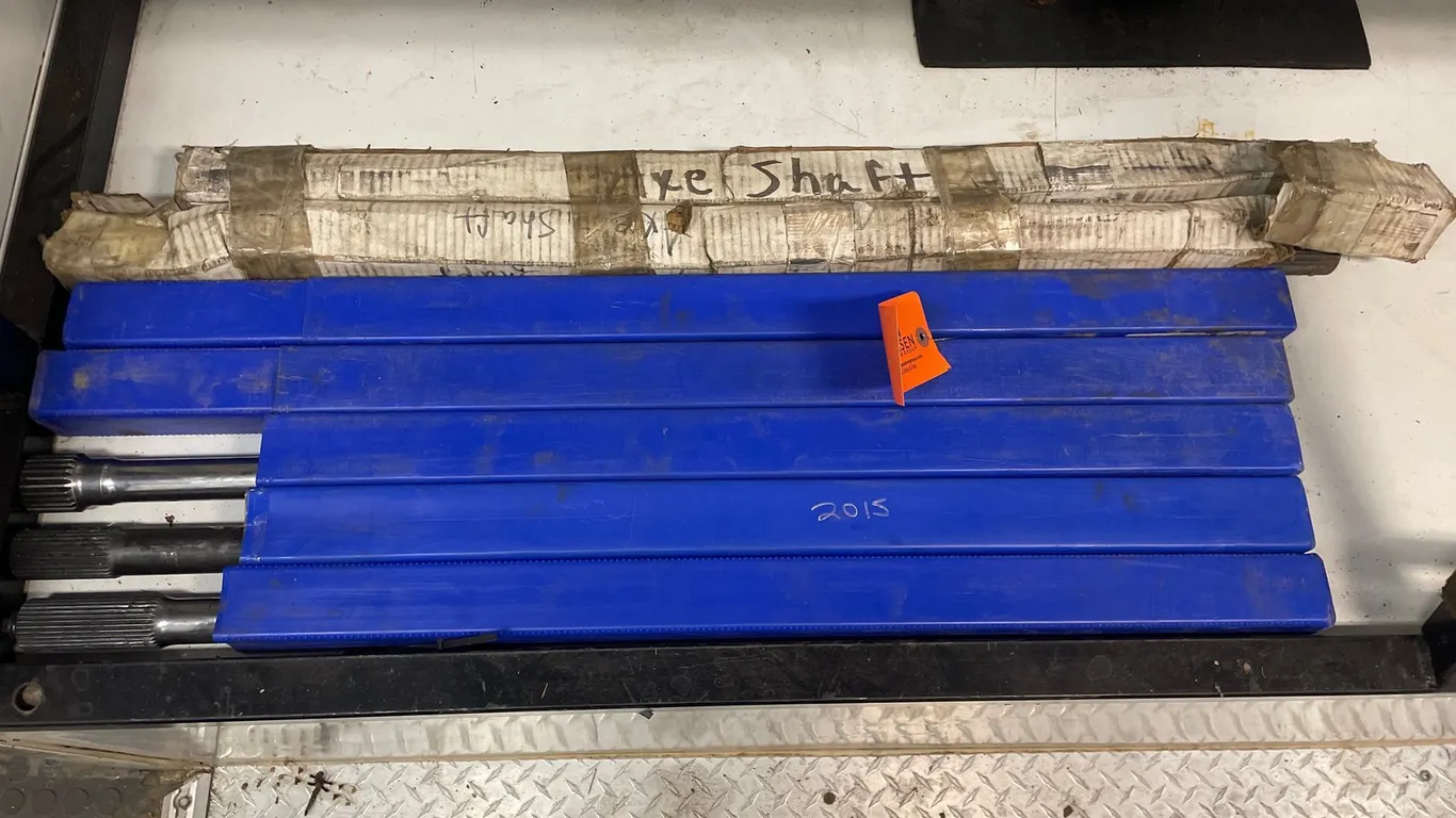 (7) Splined Steel Axle Shafts