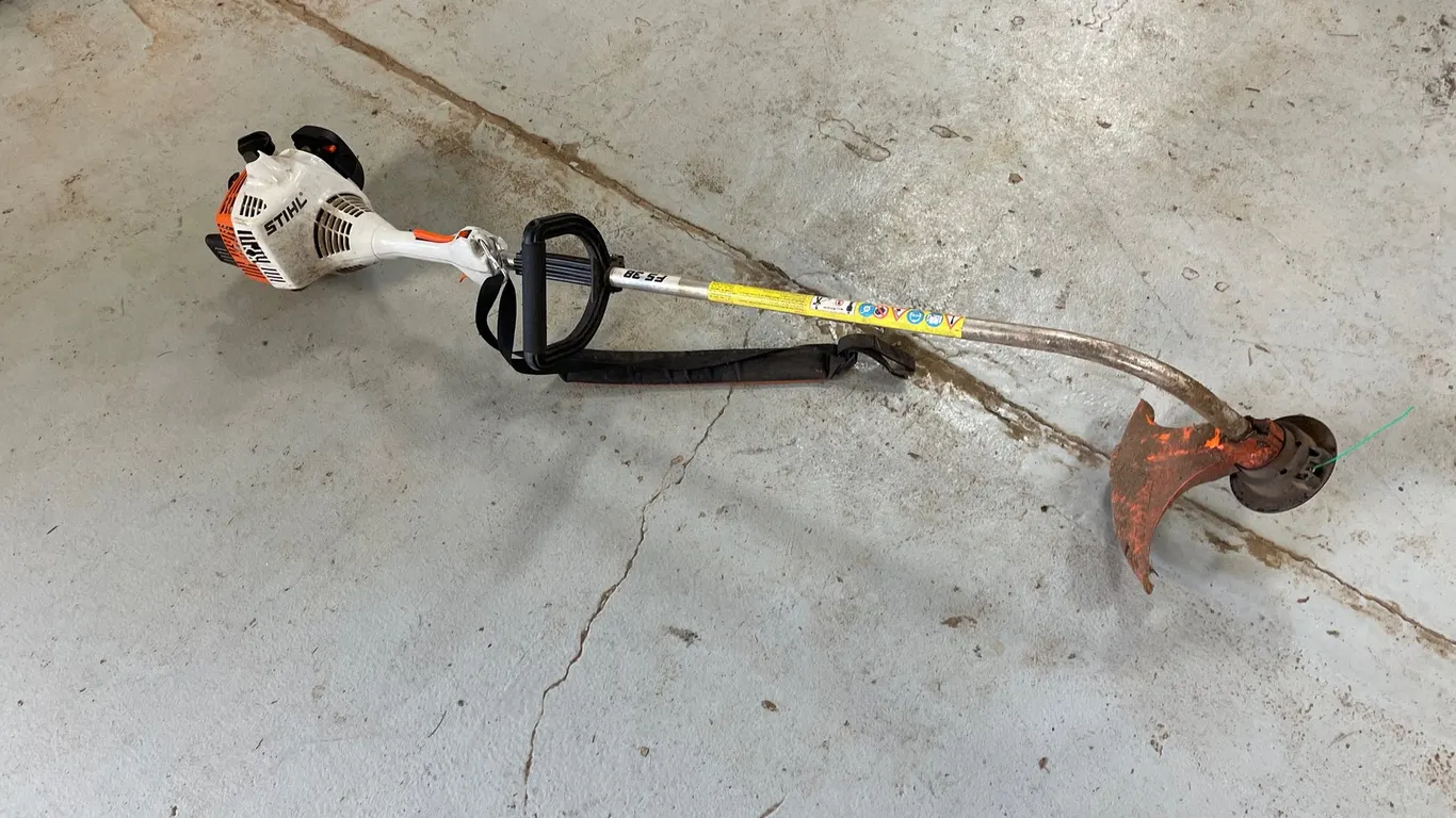 STIHL FS 38 Gas Powered Curved Shaft String Trimmer