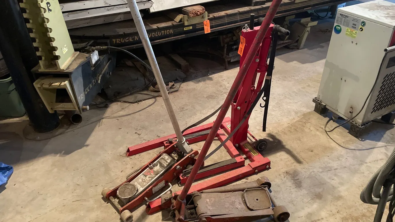 (3) Hydraulic Floor Jacks and Shop Crane