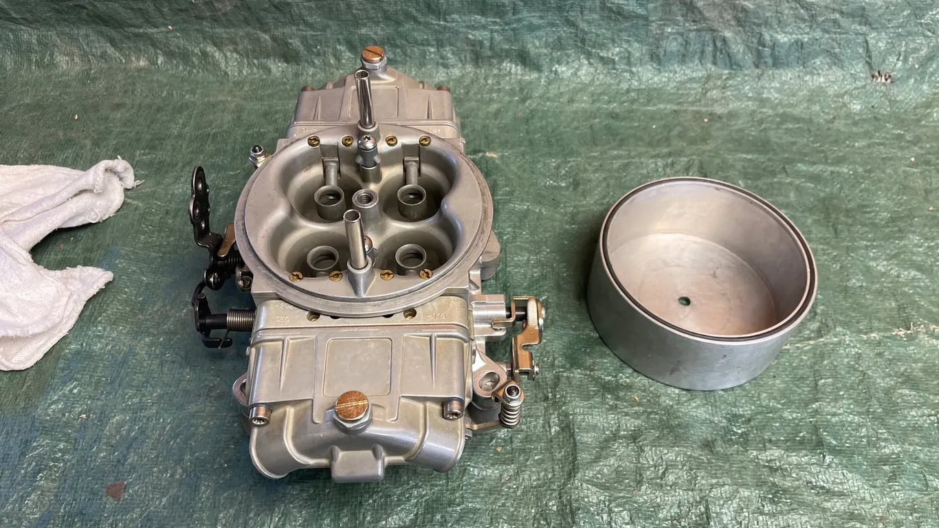 Four Barrel Carburetor with Aluminum Spacer