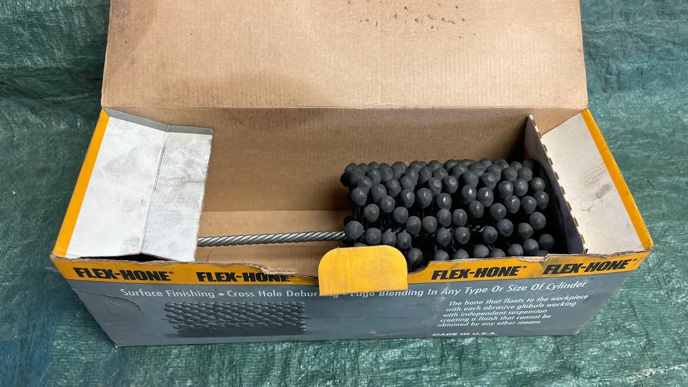 (1) Flex-Hone Cylinder Hone Brush with Box