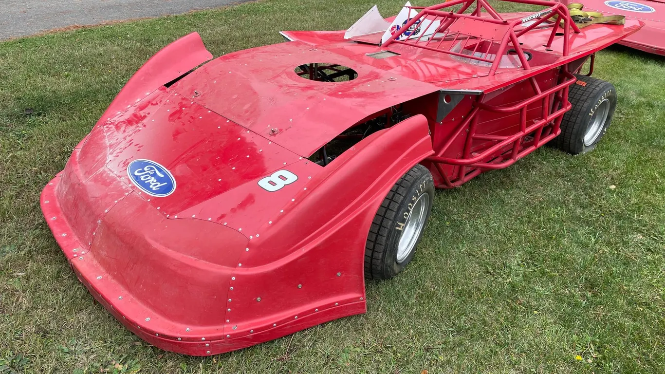 Rocket Chassis Dirt Late Model Race Car Roller