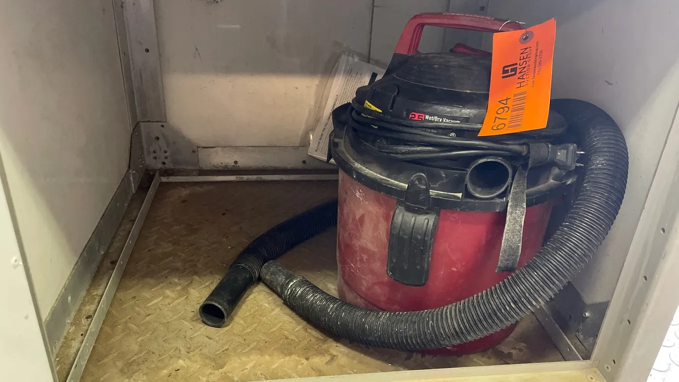 Craftsman 2.5 Gallon Wet and Dry Vacuum