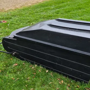 Ice Fishing sleigh, like new   (GST 5% charged)