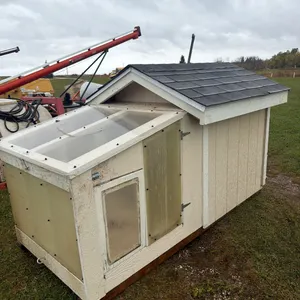 Deluxe dog house  (GST 5% charged)