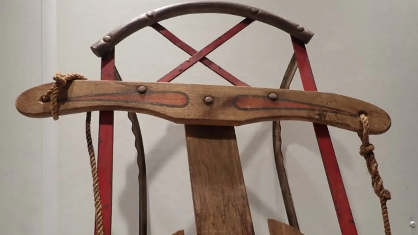 Streamliner Wooden Sled