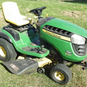 John Deere E130 Garden Tractor 100 Series with 48" mower deck, showing 278 hours