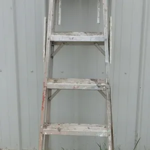 aluminum step ladder