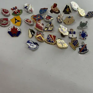 30 US Army DUI Badges Pins Various Conditions Some Previously Mounted Military Insignia Lot
