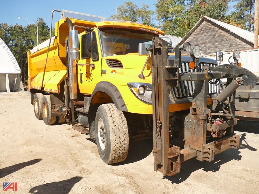 2011 International WorkStar 7600 Dump Truck with Plow, Wing & Sander