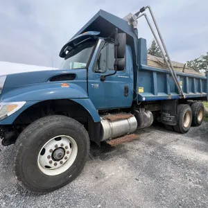 2004 International WorkStar 7500 Dump Truck