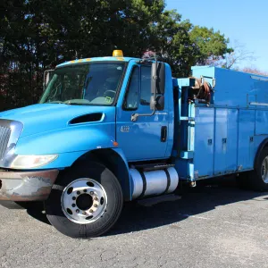 2004 International DuraStar 4300 Utility Crane Truck