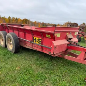 H&S 295 Manure Spreader