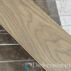 918.84 SQ FT. OF MOHAWK LAMINATE PLANK FLOORING- COLOR OAK 0995