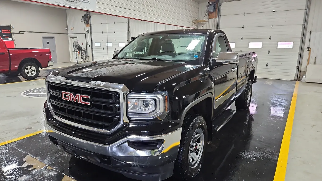 2018 GMC Sierra 1500 4x4 Base 2dr Regular Cab 8 ft. LB
