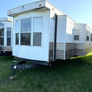 2006 Canterbury Park Model Travel Trailer