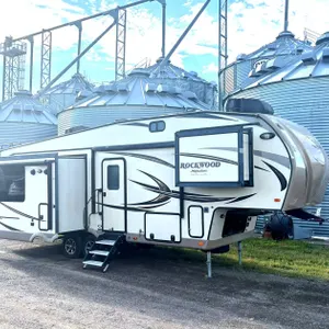 2017 Rockwood Signature Ultra Lite By Forest River 5th Wheel