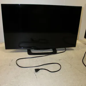 Insignia 32" Flat Screen TV