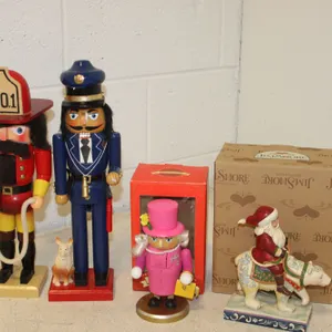 Nutcrackers & Jim Shore Santa
