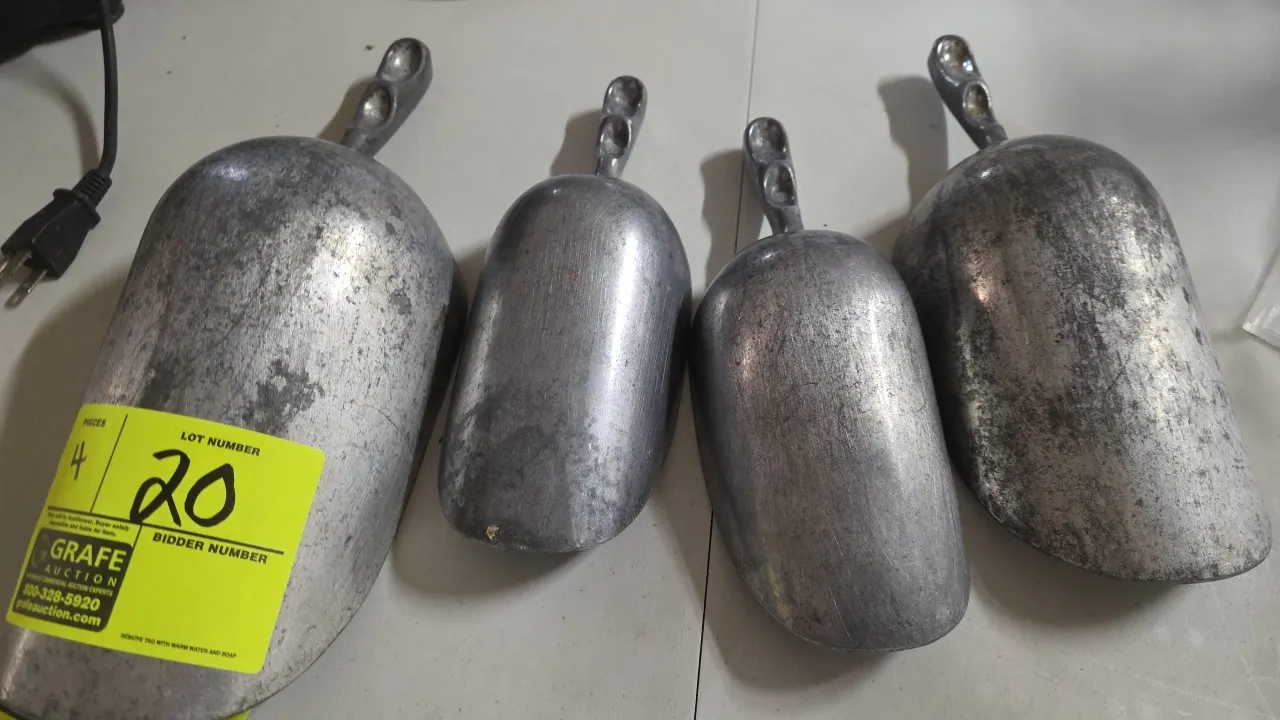 Aluminum scoops. Includes (2) 24 oz., (1) 38 oz., and (1) 58 oz. capacities. Features cast aluminum construction with contoured finger-grip handles.