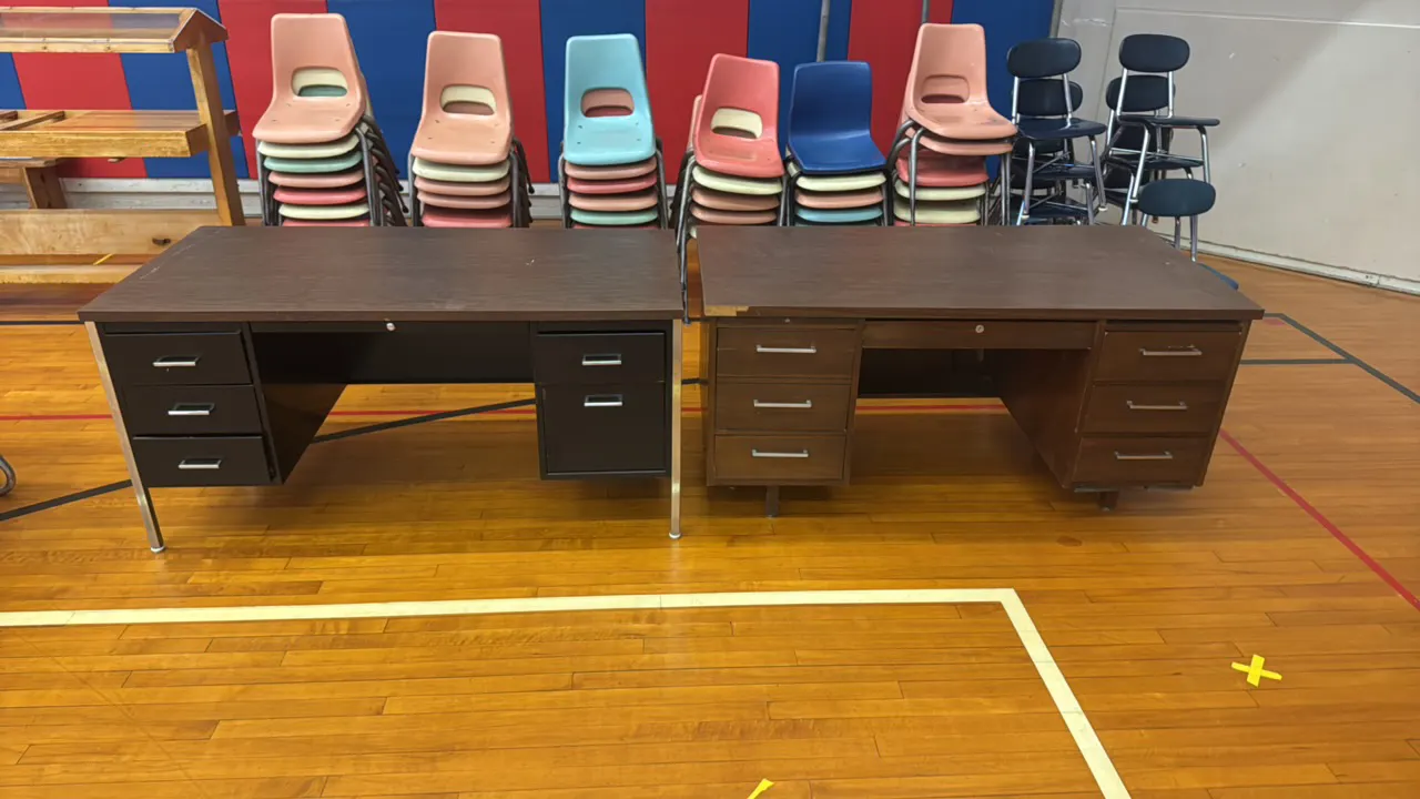 (3) Office Desk’s