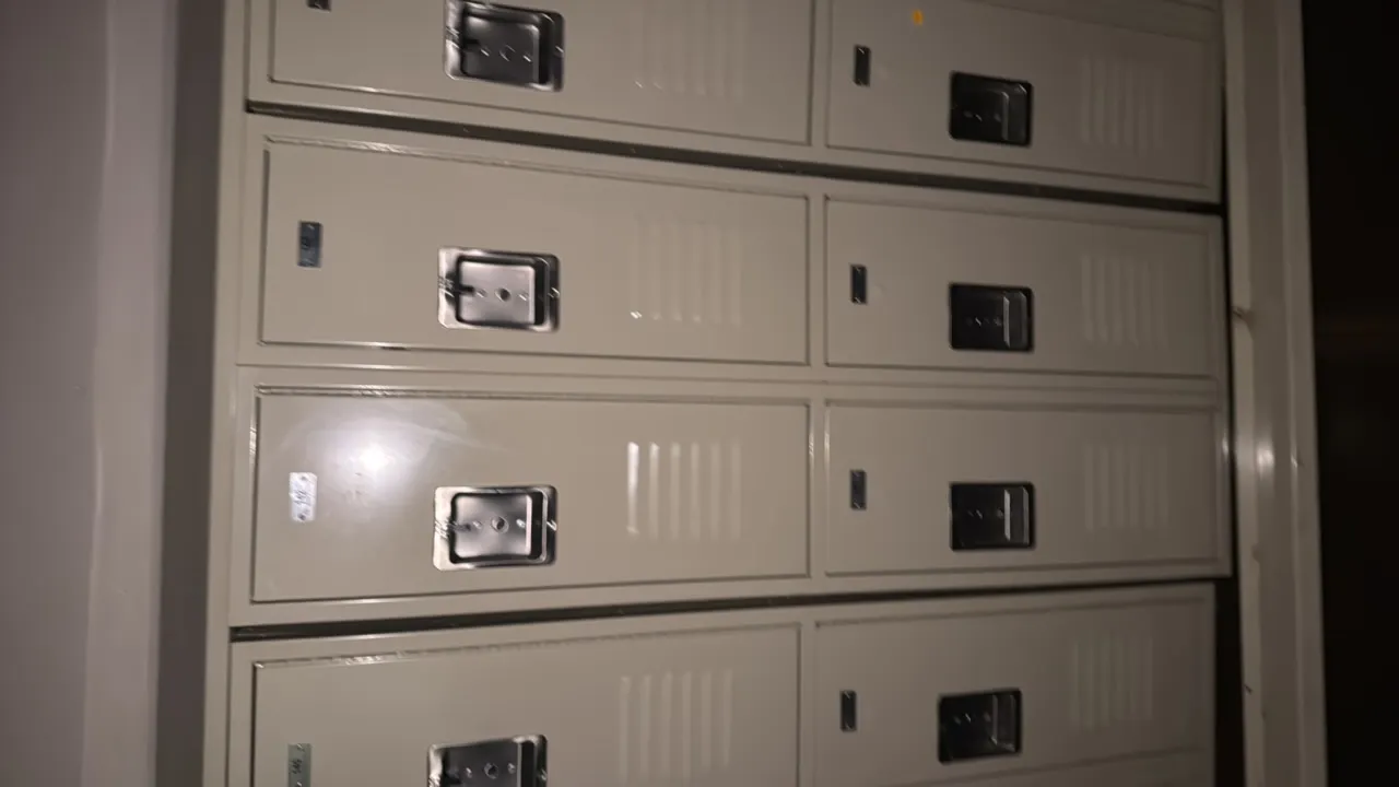 142-145 Metal Locker