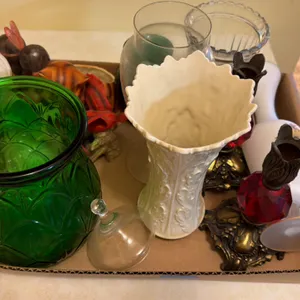 Miscellaneous glassware and decor
