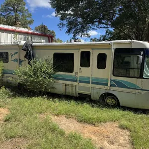 1995 Dolphin 634D Diesel Motorhome