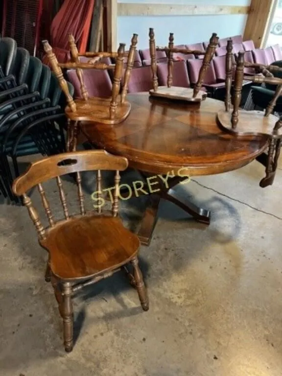 Round Dining Table w/ 4 Chairs