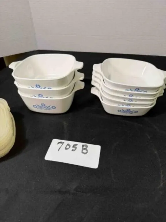 Corning ware, 5 Petite Pans, 3 24oz. Refrigerator