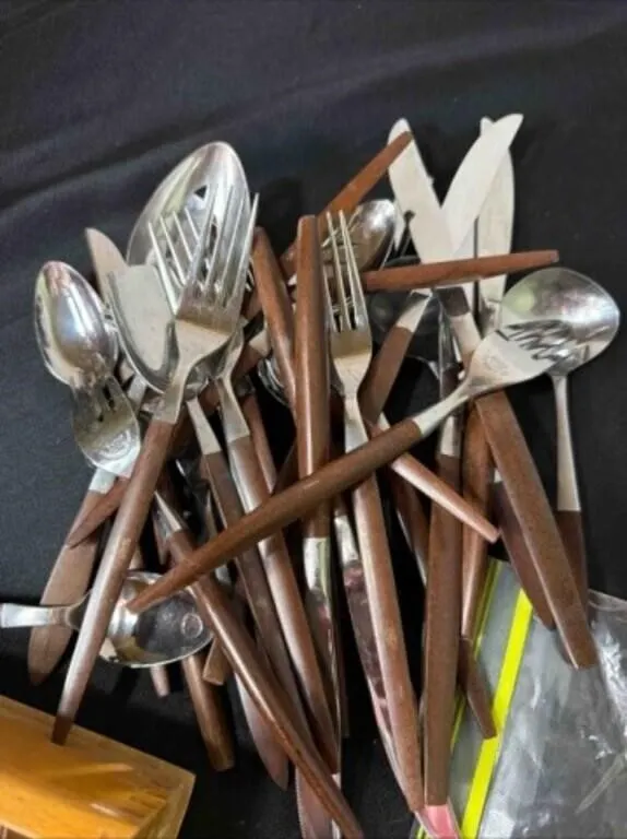 FLATWARE