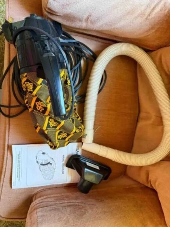 DIRT DEVIL HAND VACUUM