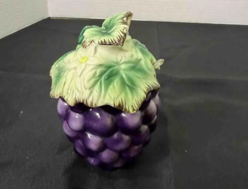 GRAPE JAR