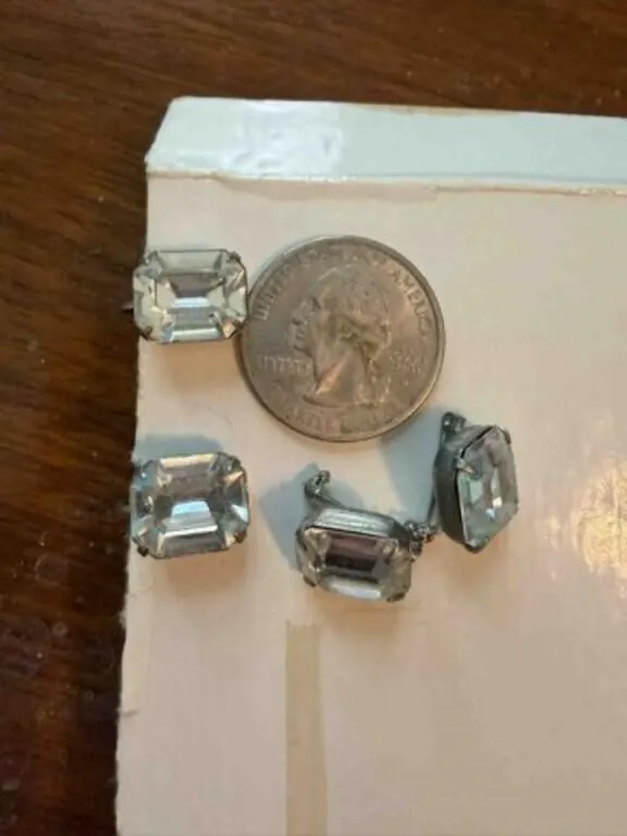 2 SETS OF EARRINGS