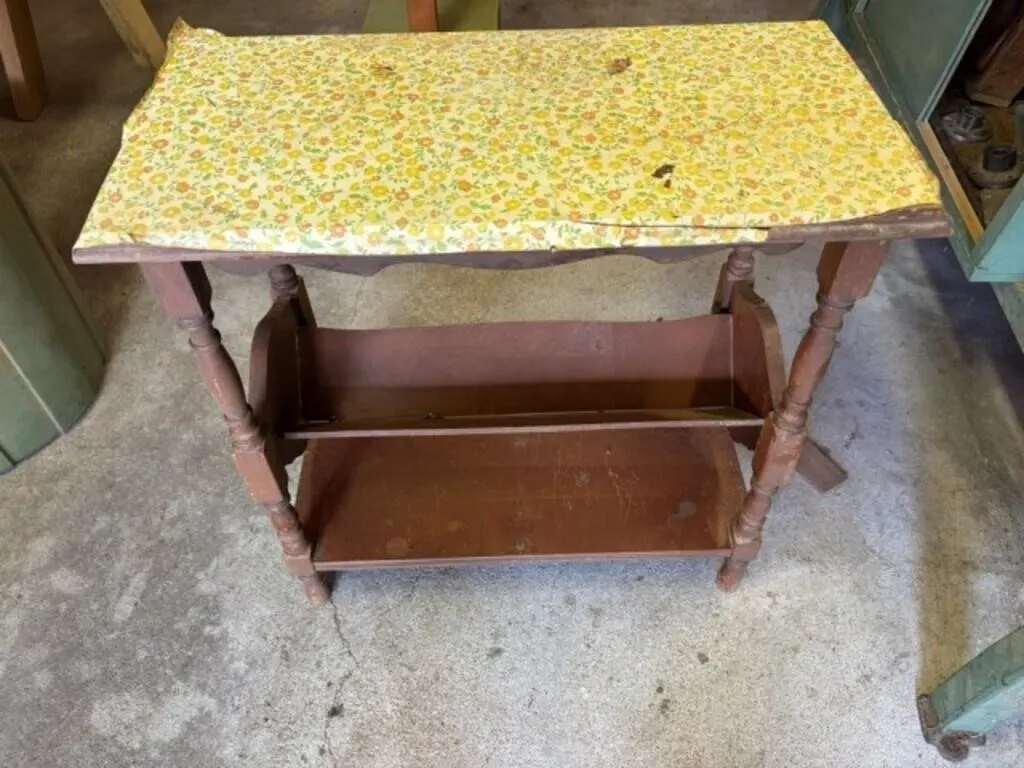 2 Small Wood Table/shelves