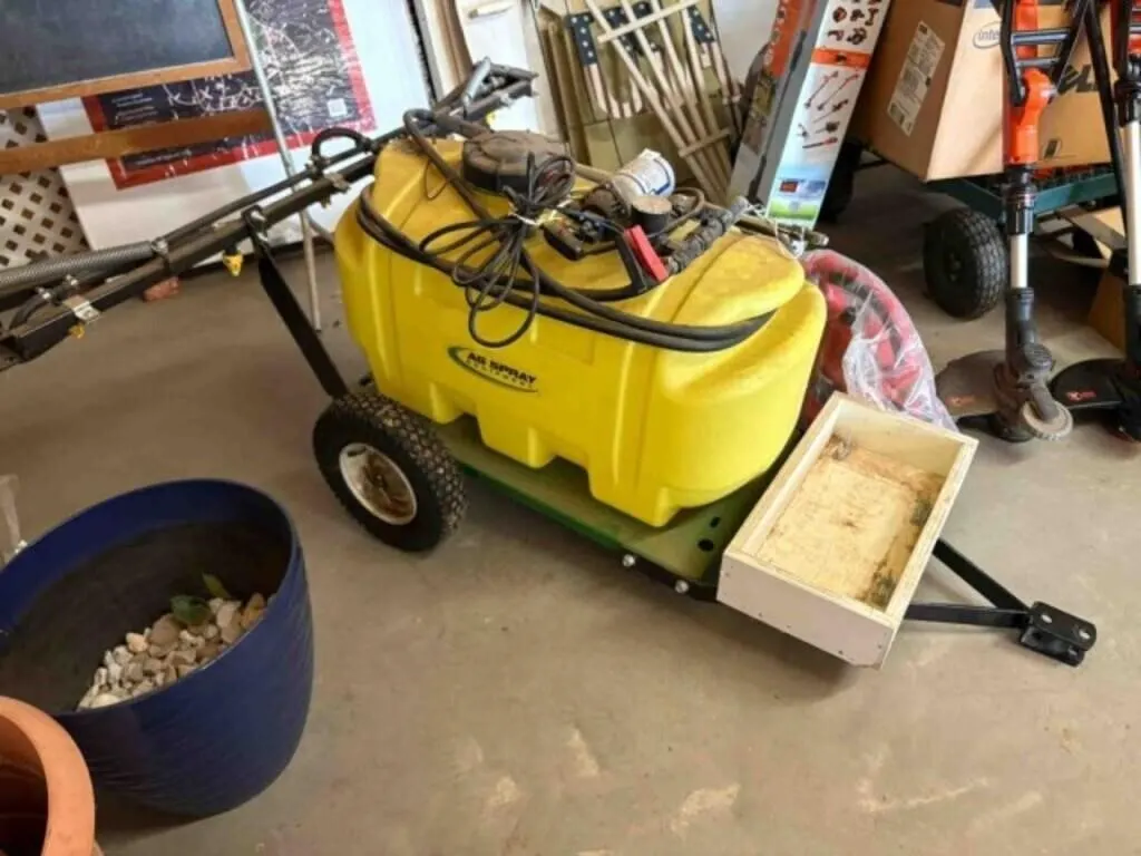 25 GALLON SPRAYER