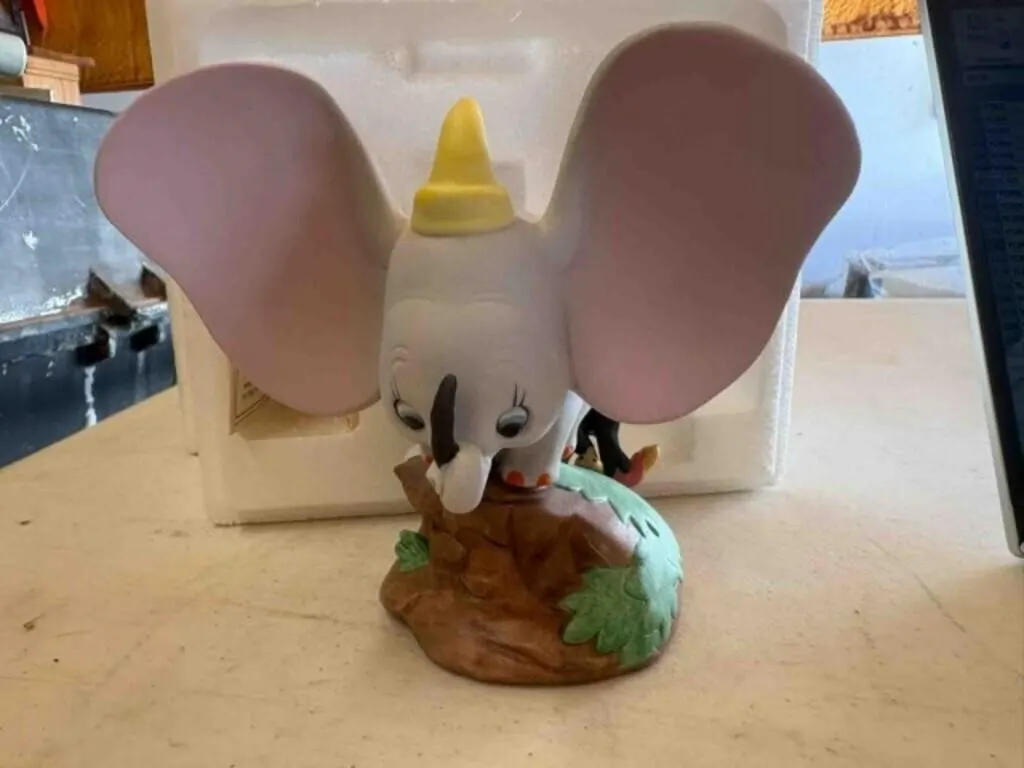 DISNEY FIGURINE