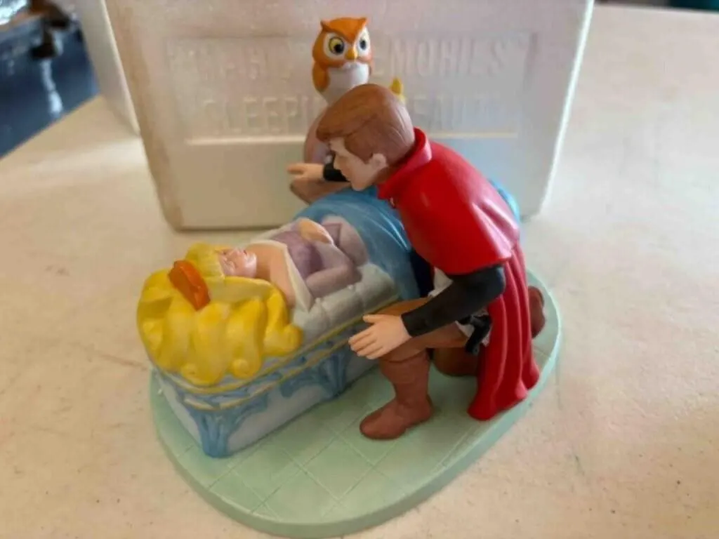 DISNEY FIGURINE