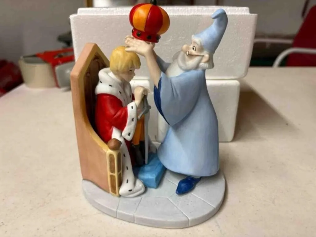 DISNEY FIGURINE