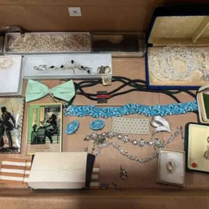 ASSORT. OF VINTAGE JEWELRY