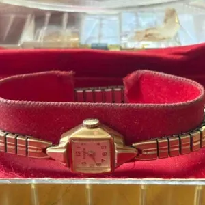 VINTAGE BENRUS WATCH