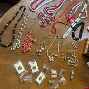 ASSORT. WOMENS JEWELRY