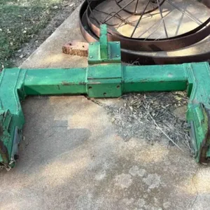3PT  QUICK HITCH - FITS A JD 9200 TRACTOR