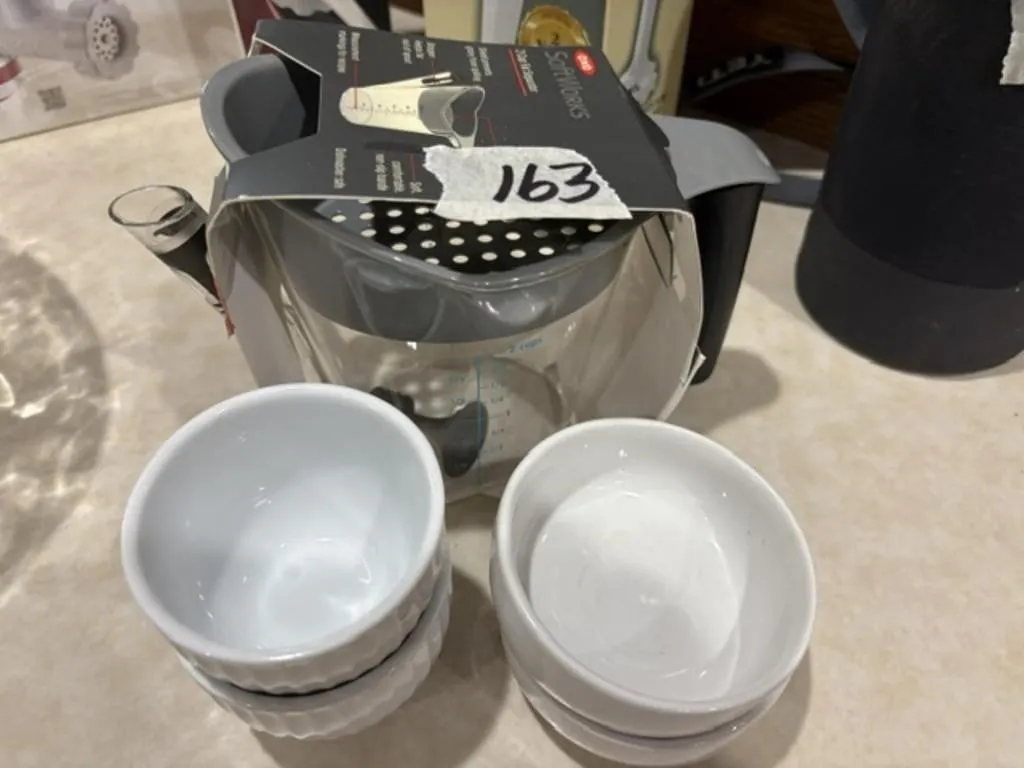 MEASURE CUP & DISHES